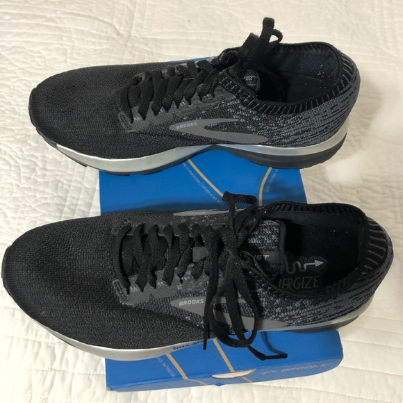 Womens Brooks Ricochet - Picture 4 of 5